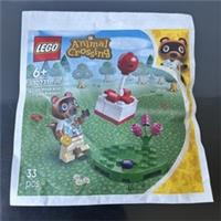 LEGO Animal Crossing Tom Nook and Flying Present 30731