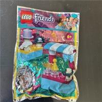 LEGO Friends Shop with Costumes Foil Pack Set 561902 New