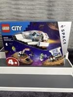 LEGO City 60429 Spaceship and Asteroid Discovery Set Small Box Hole Still New