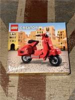 NEW Lego Creator Vespa (40517) Scooter Set - Retired New And Sealed