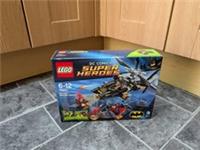 LEGO DC Comics Superheroes 76011 Batman Man-Bat Attack Brand New Sealed