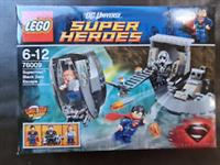 LEGO 76009 DC Comic Super Heroes Superman Black Zero Escape.......New & Boxed