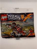 LEGO Nexo Knights The Lava Slinger polybag (30374) new