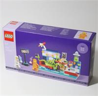 LEGO 40687 Alien Space Diner Set Spaceman Astronaut GWP BNIB Sealed