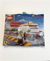 Lego Racers Ferrari Shell Station Polybag 40195 NEW AND SEALED