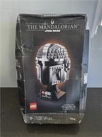 LEGO Star Wars the Mandalorian Helmet 75328 brand new damaged box