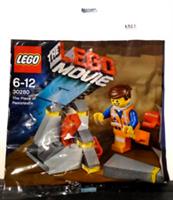 Lego 30280 The Lego Movie The Piece of Resistance Brand New in Sealed Polybag