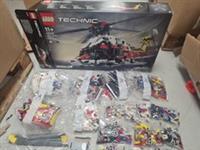 LEGO TECHNIC: Airbus H175 Rescue Helicopter (42145) - See Description