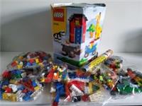 LEGO 5749 Creative Building Kit 650 Pieces / Bricks Bags Sealed , Box Damaged
