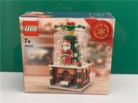 LEGO Christmas Snowglobe Seasonal Set 40223 From 2016 With 215 Pieces NEW