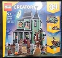 LEGO Creator 31167 Haunted Mansion Building Set, Age 9+, 736 Pieces