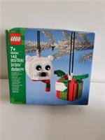 LEGO Seasonal: Polar Bear and Gift Pack 40494 Sealed with Box Damage