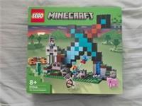 LEGO Minecraft: The Sword Outpost (new unopened)