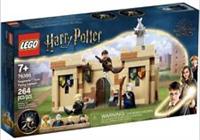 LEGO Harry Potter 76395 Hogwarts: First Flying Lesson - BNISB- Slight Box Damage