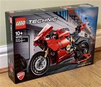 LEGO 42107 TECHNIC DUCATI PANIGALE V4 R MOTORCYCLE - BRAND NEW IN SEALED BOX