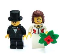 LEGO Bride in Corset Dress & Groom with Bow Tie Minifigure Set with Flowers NEW