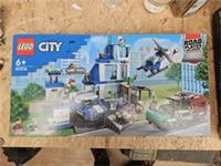 Lego City Police Station 60316 New Boxed 2022 Soon to be Retired