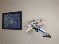 Wall mount for LEGO Star Wars 75460 New Republic X-Wing Starfighter