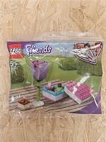 Lego Friends 30411 Chocolate Box & Flower Polybag Retired 2020