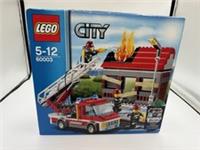 LEGO City 60003 Fire Engine Emergency Building Brick Set NEW * SEALED * Figures