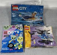 3 Sets Of Lego Kits DOTS, 30363 City, 1196 Helicopter
