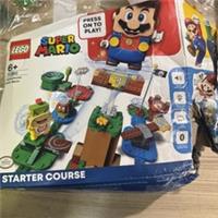 LEGO Super Mario: Adventures with Mario Starter Course (71360) Box Damage