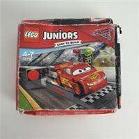 LEGO Juniors Disney Pixar Cars- Lightning McQueen 10730- damaged box