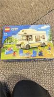 LEGO 60283 - Holiday Camper Van - Lego City (2021) Sealed