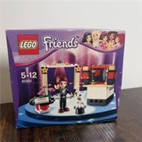 LEGO FRIENDS: Mia's Magic Tricks (41001)