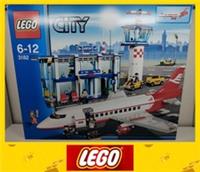 LEGO City: Airport 3182 -- Brand New & Sealed -- BNIB -- MINT --