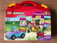 Lego 10746 Juniors Mias Farm Suitcase 100 pcs age 4 - 7 ~NEW Lego Sealed