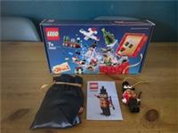 LEGO Seasonal - Christmas Build-Up (40222). Read Description