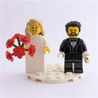 LEGO Blonde Bride, and Groom with Beard Plus Bouquet, Wedding Ring and Baseplate