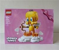 LEGO Looney Tunes Sweetheart Tweety Bird 40824 Display Building Set