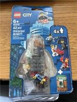 Lego 40372 City Police Minifigures Accessory Set NEW & SEALED - SLIGHT DAMAGE