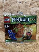 LEGO Ninjago - Rise of the Snakes - Jumping Snakes - 30085 (2012)