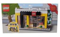 LEGO 40528 Creator Lego Brand Store - New - Box Damage - Includes Iconic Duck