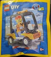 LEGO City - 952306 Airport Worker with Service Car Set - New & Sealed - 2023