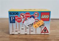 6306 Lego Road Signs - New & Sealed - 1980 - Vintage set