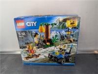LEGO City 60171 : Mountain Fugitives NEW BOXED 4 Figures