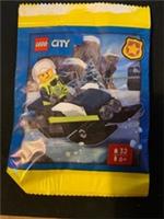 LEGO City - Police Officer with Snowmobile - L0002220 - Mini Set - New & Sealed