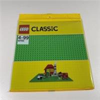 LEGO CLASSIC: Green Baseplate (10700)