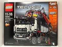 LEGO Technic 42043 Mercedes-Benz Arocs 3245 Retired Set BRAND NEW SEALED