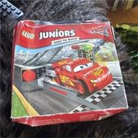 LEGO Juniors Disney Pixar Cars Lightning McQueen Speed Launcher Set 10730