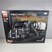 LEGO TECHNIC: Mack Anthem (42078)