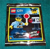 LEGO CITY: Policewoman with Speed Camera Polybag Set 951910 BNSIP
