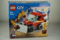 LEGO CITY Lego City Fireman Fire Chief Hazard Truck Engine 60279 Turning New