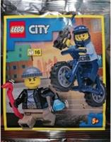 LEGO Set 952211-1 - Policewoman with Bike and Crook foil pack
