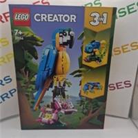 LEGO CREATOR 3 in 1 Set 31136 Exotic Parrot New Factory Sealed Light Box Damage