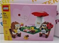 LEGO Iconic Set 40711 Hedgehog Picnic Date w Heart Mushroom Valentine Gift - NEW